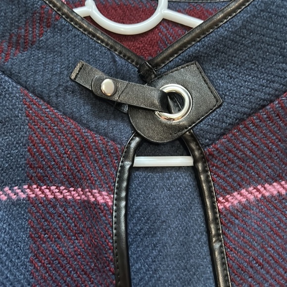 Poncho! - Picture 2 of 5